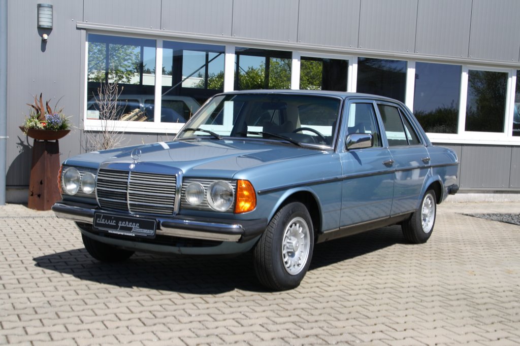 Mercedes-Benz 200 W123