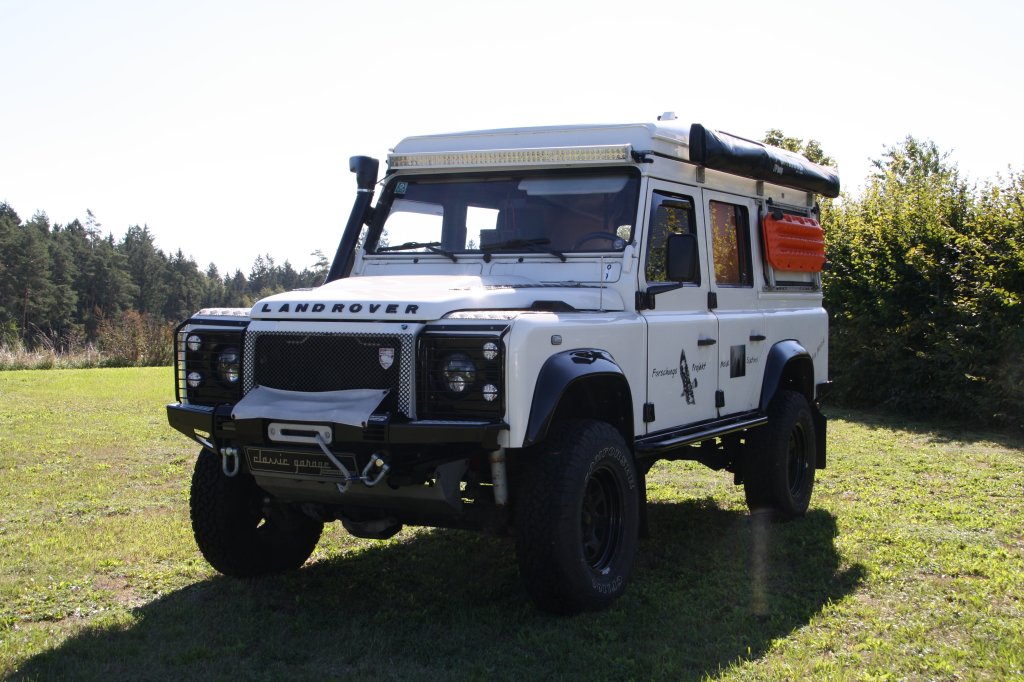 Land Rover Defender 110